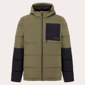 Vista frontal de la Chaqueta Oakley Canopy Insulated Army Green mostrando su diseño completo y cierre central impermeable.