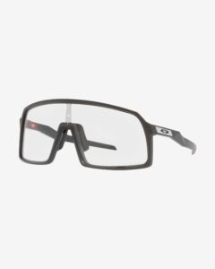 Gafas Oakley Sutro Matte Carbon con lente Clear to Black Photochromic vista diagonal